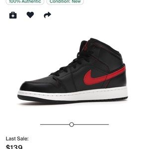 Jordan 1 Retro Mid✔️
Black Gym Red (GS)❤️